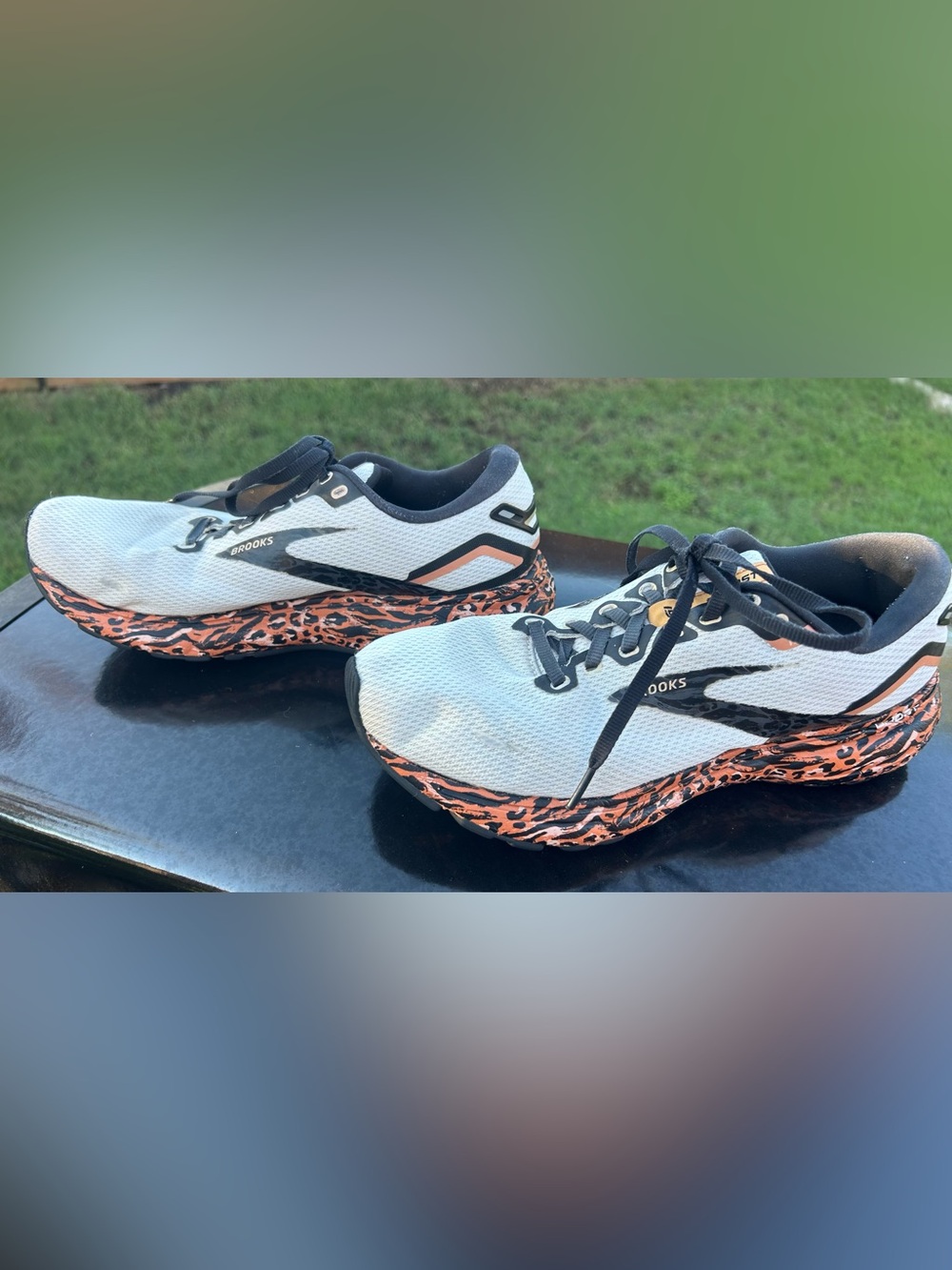 Brooks Women White, Black & Orange Leopard-Print Running Shoes Ghost
